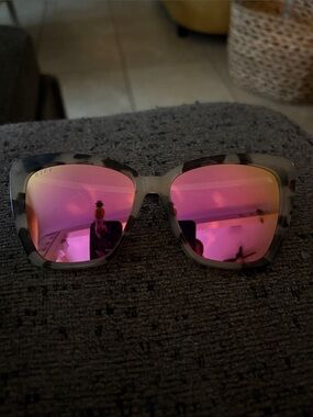 DIFF Pink Mirrored Square Sunglasses